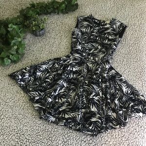 H&M | B&W Printed Fit & Flare Dress – 2/XS